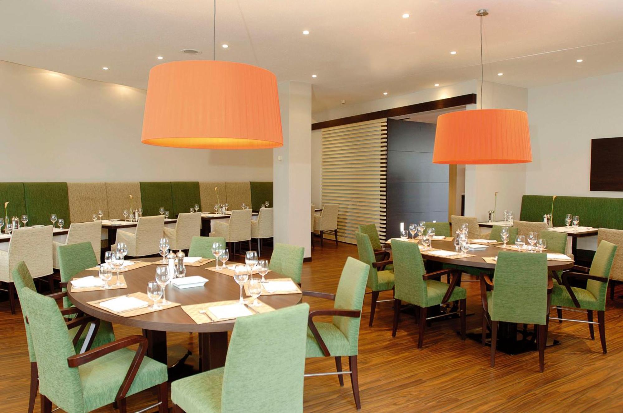 Nh Frankfurt Airport West 4*