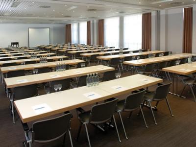 Nh Frankfurt Airport West Hotel