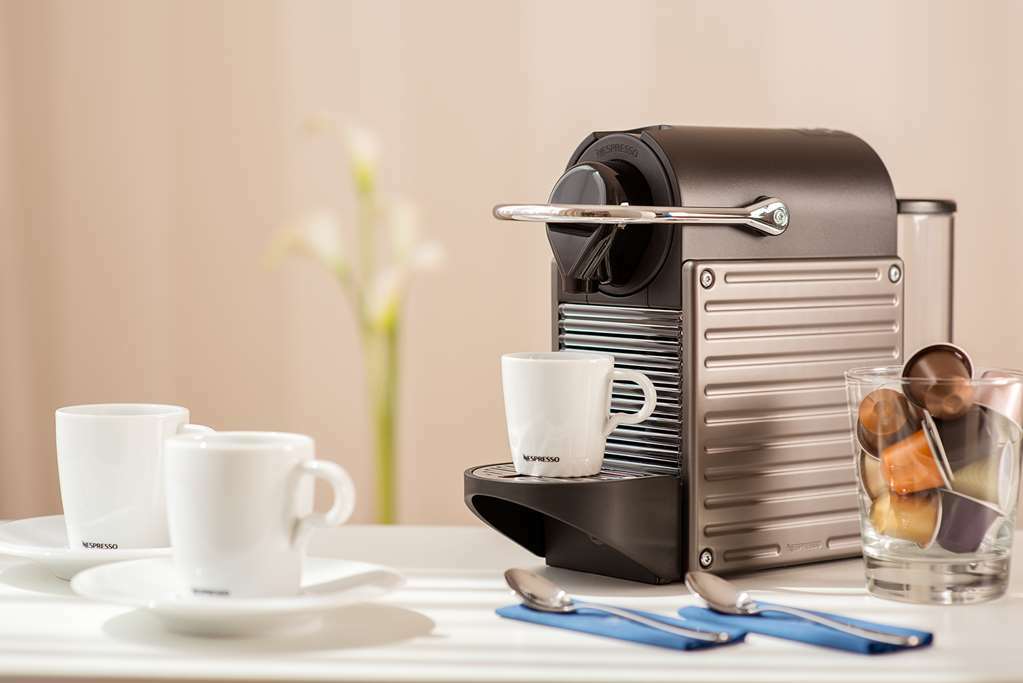 Nh Frankfurt Airport West Hotel 4*