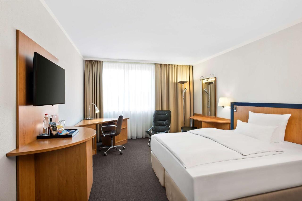 Nh Frankfurt Airport West Hotel 4*