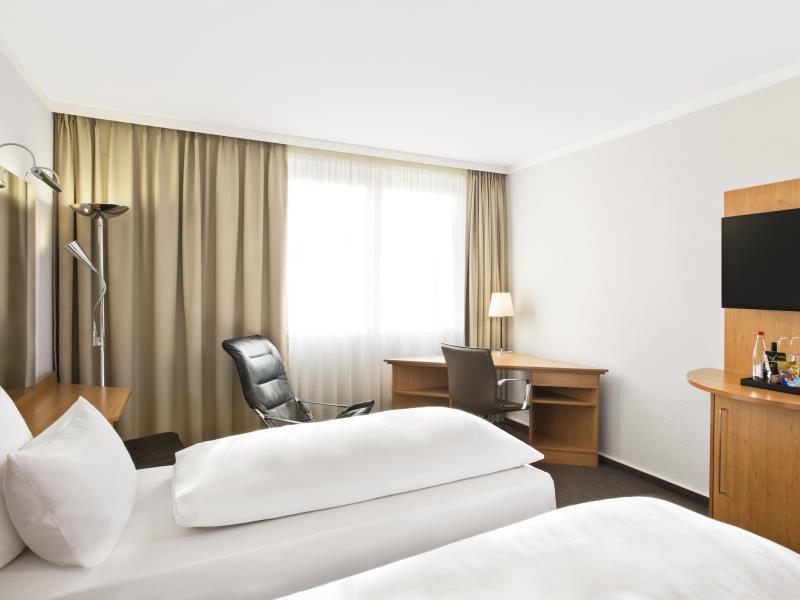 Nh Frankfurt Airport West Hotel 4*